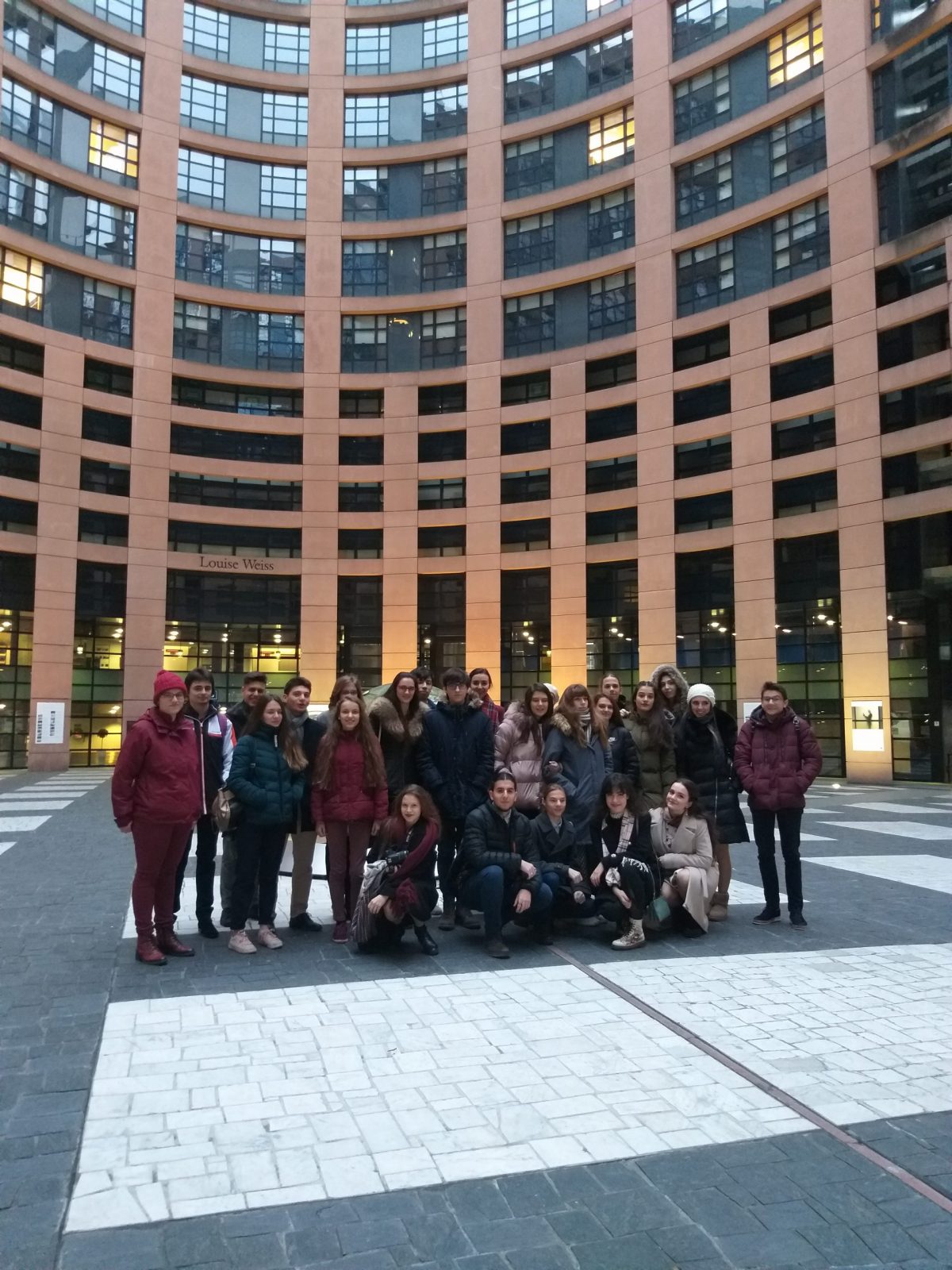 Пред сградата на европарламента в Страсбург