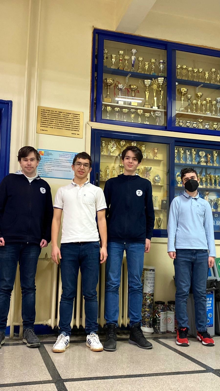 ПЧМГ математици завоюваха два сребърни медала и две почетни отличия на Кавказката олимпиада по математика, провела се виртуално от 11 до 16 март с над 100 участници от 19 страни.